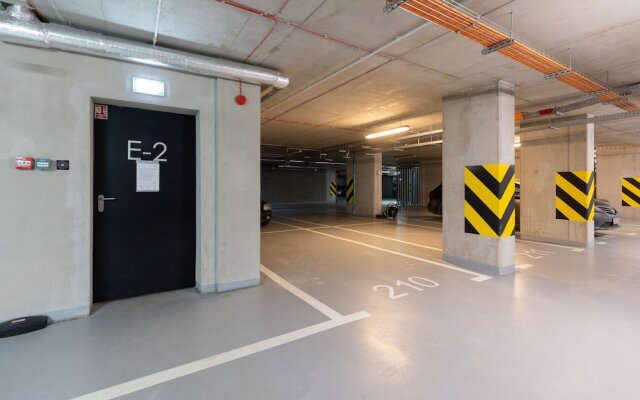 Loft Apartment With Parking by Renters