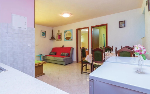Stunning Home in Porec With Wifi and 2 Bedrooms - Hotel in Porec - Photo 5