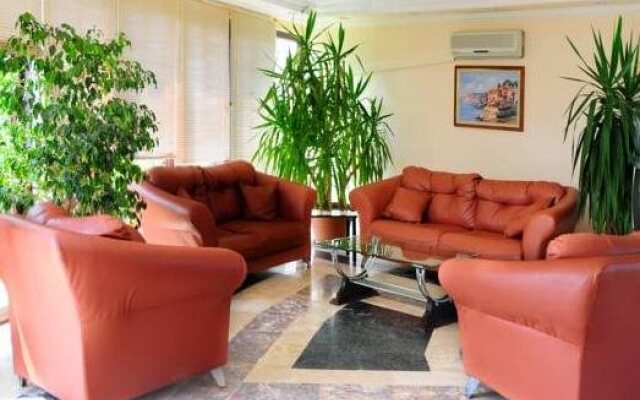 Las Palmeras Hotel