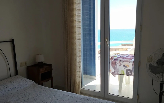 First Line Apartment With Wifi