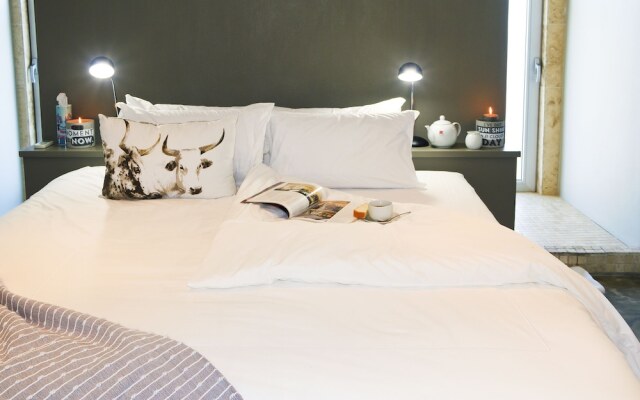Suite 9 The Village