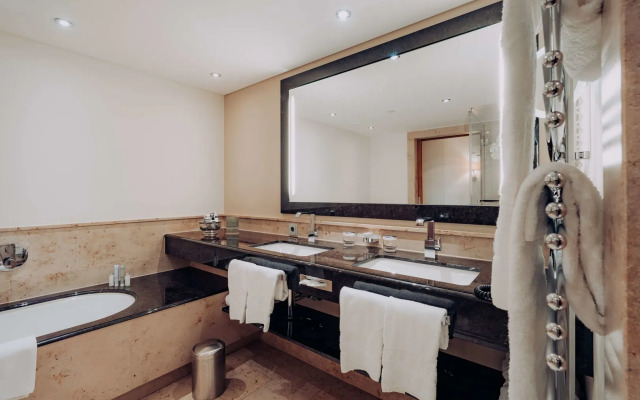 Interalpen-Hotel Tyrol GmbH