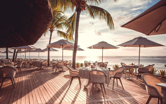 Victoria Beachcomber Resort & Spa
