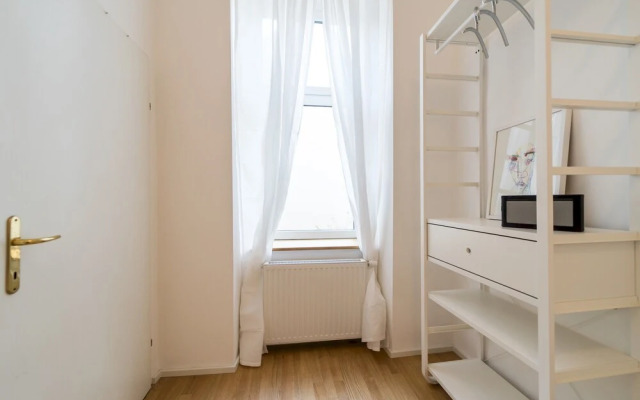 Beautiful & Cozy Apartment Near Rathaus