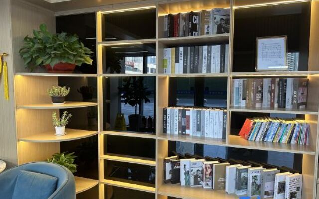 Super 8 Select Hotel