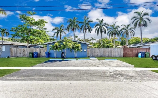 Stylish Duplex Apartment on Canal, Fort Lauderdale