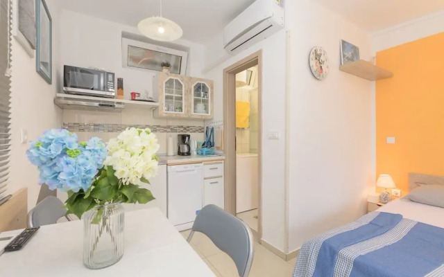 Orange - Garden Terrace - SA1