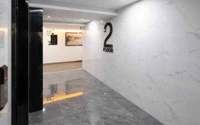 Xinying Hotel (Mingzhu Station)