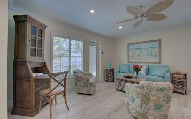 Lulu's Key House Leatherback 2/2 Downstairs