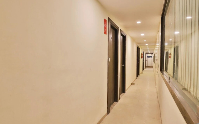 Hotel Santro By OYO Rooms