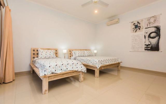 Castro Villa – Guest Rooms – Kuta