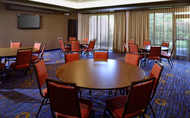 Courtyard by Marriott Newark Granville