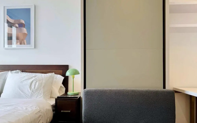 w Impressive 1BR in Bogota