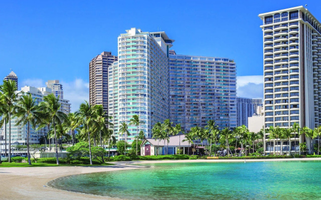 Waikiki Marina Resort at the Ilikai