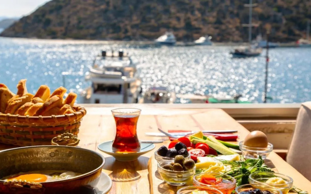 Liman Hotel Gumusluk- Adult Only