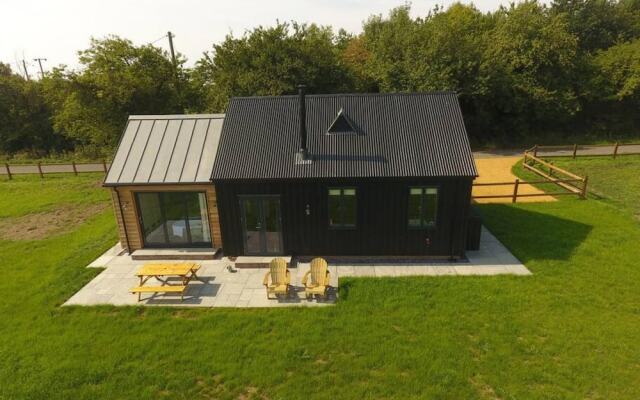 Rustic 1-bed Holiday Home in Suffolk Countryside