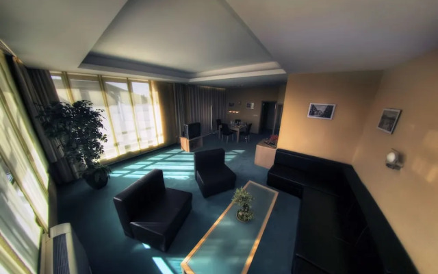 Hotel Lav