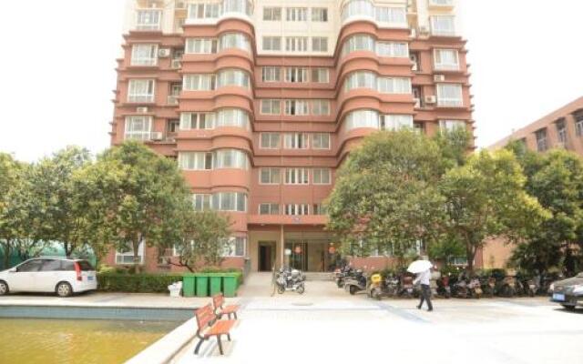 Longmen Apartment