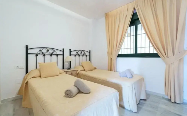 Apartment With Communal Pool in Mijas