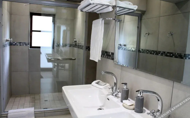 Sheppard Boutique Hotel