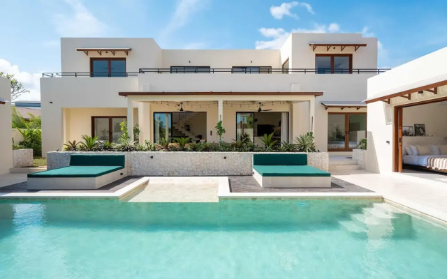 Rumah Tiha - Launch Promo Luxury 6BR Villa in Pererenan Canggu