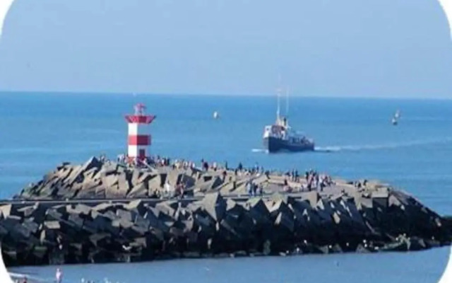 Apartment in Den Haag With Balcony