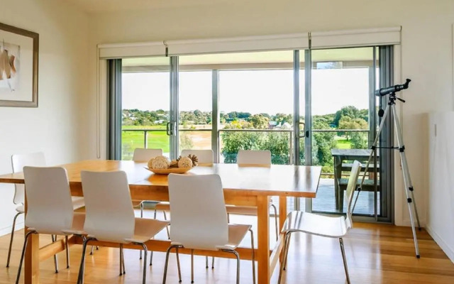 Saltwater Breeze Retreat