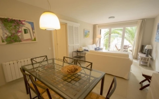 Apartment - 2 Bedrooms with Pool - 104677