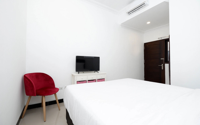 OYO 1611 Four D'home