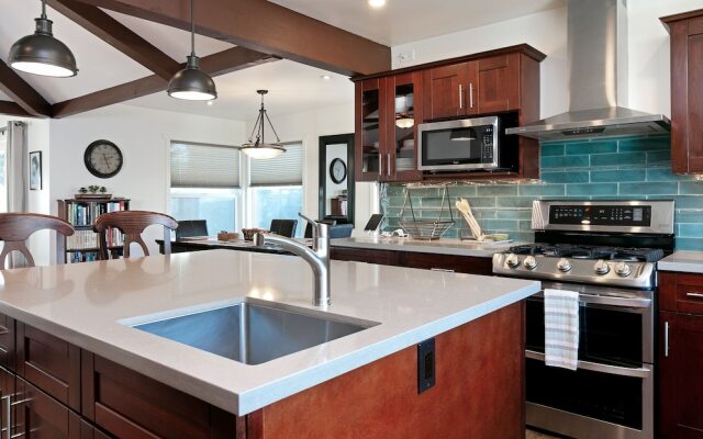 New Ventura Beach Craftsman Home by RedAwning