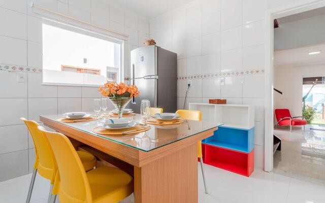 GB07 Ótima Casa 4 Suítes com Piscina em Guarajuba