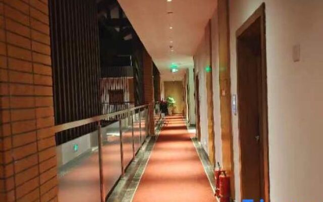 Yichun Dequan Hot Spring Hotel