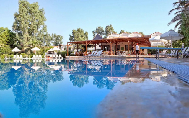 Pasiphae Hotel