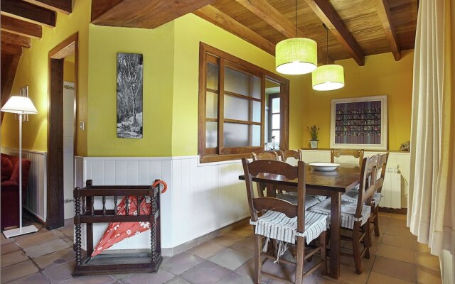 Beautiful Country House With Stunning Views of the Mountains of Asturias