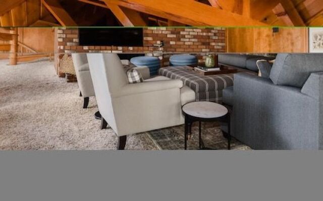 Lakeview Dr - Gambler