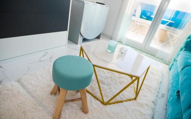 Sea view luxury studio apartment