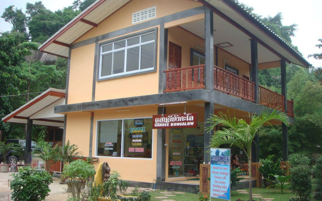 Sandee Bungalows