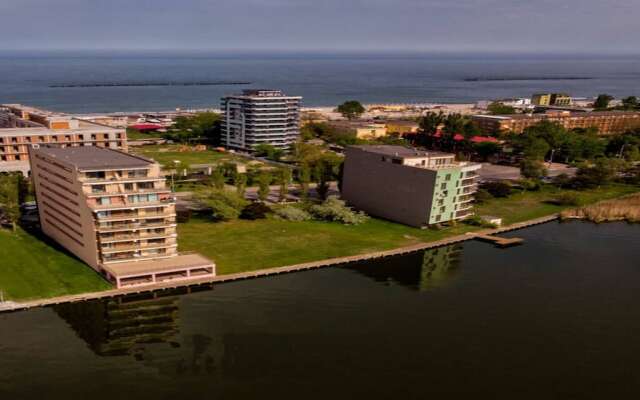 Apart holiday Maria Mamaia