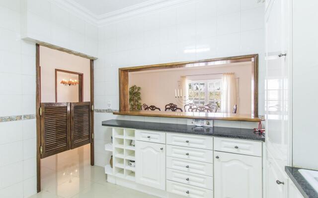 Villa Maia (AL) in Corroios