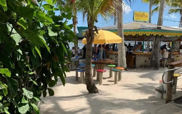 Capt Hiram's Resort
