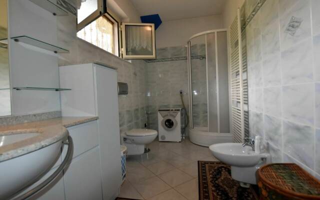 Belvilla by OYO Flat With Terrace Near the Lake