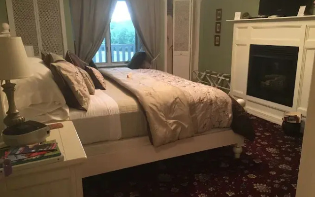 The Speckled Hen Inn B&B