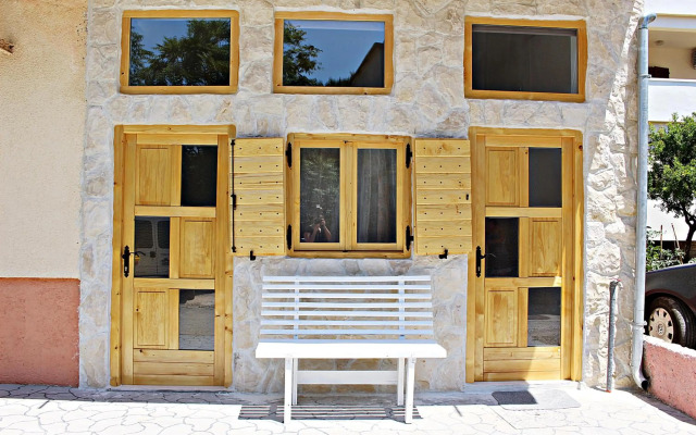 Studio Apartman Zara