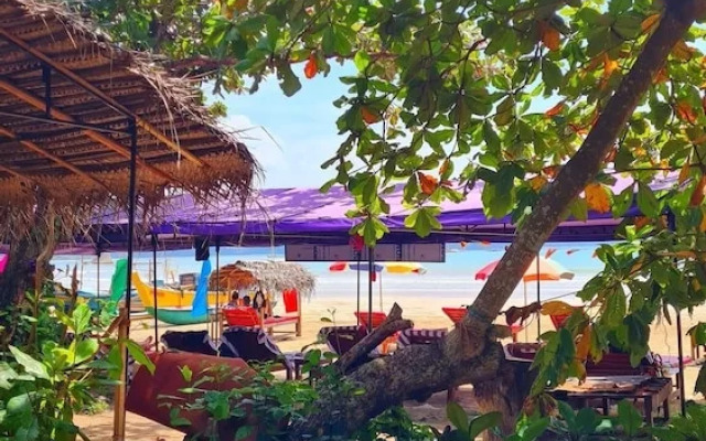 Lucky Monkey Inn & Restaurant