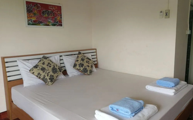 Saeng Tai Amphawa Resort