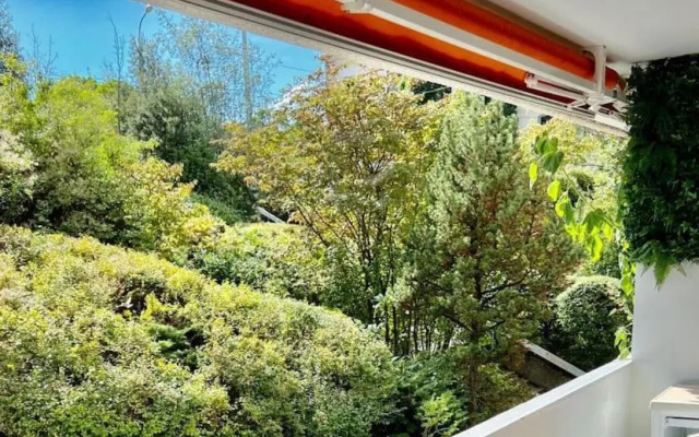 Près de l’Onu, superbe apart avec parking gratuit.