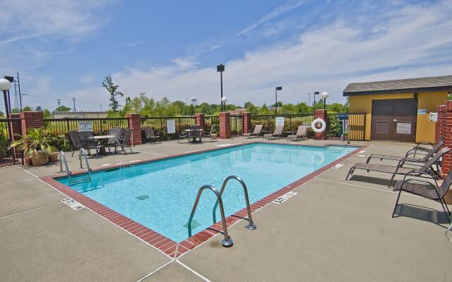 Holiday Inn Express & Suites Olive Branch by IHG