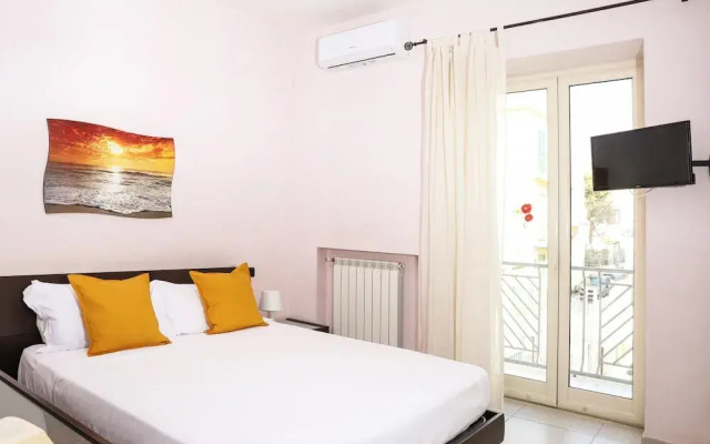 Metro Solfatara Apartment by Wonderful Italy