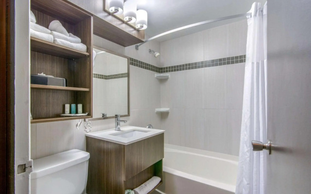 Clarion Hotel