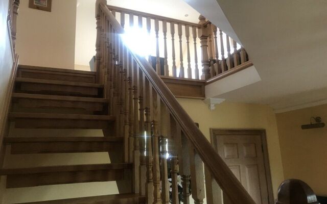 Dungannon 2 Bed Bungalow - Sleeps 5 - Pet Friendly